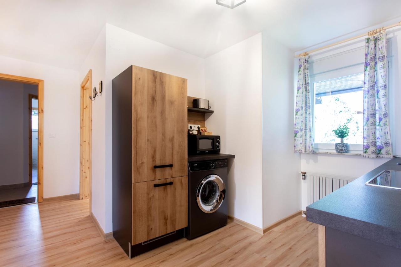 Honey Apartments Zirovnica Exteriér fotografie